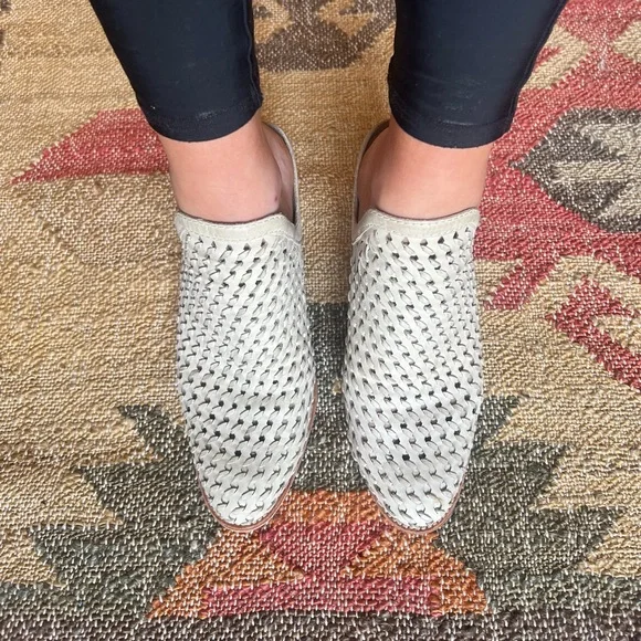 Dolce Vita Leather Shoes - Picture 3 of 5